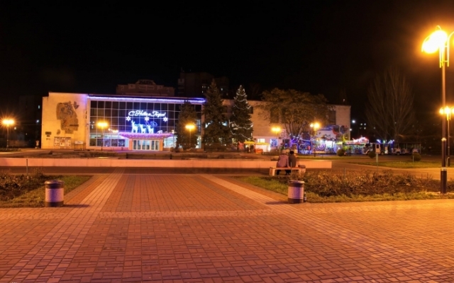 Мелитополь в новогодний вечер удивляет красотой (ФОТО) Фото № 10 Мелитополь в новогодний вечер удивляет красотой (ФОТО) Фото № 10