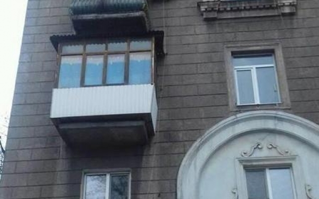 Фотофакт: На проспекте Металлургов огромные булыжники сыпятся на головы запорожцев Фото № 2 Фотофакт: На проспекте Металлургов огромные булыжники сыпятся на головы запорожцев Фото № 2