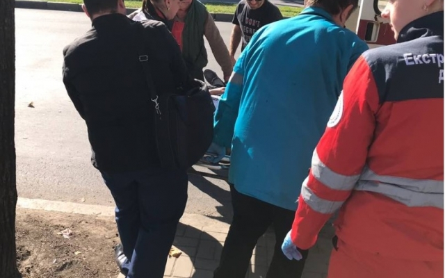 Возле Малого рынка лежал мужчина без сознания (ФОТО) Фото № 3 Возле Малого рынка лежал мужчина без сознания (ФОТО) Фото № 3