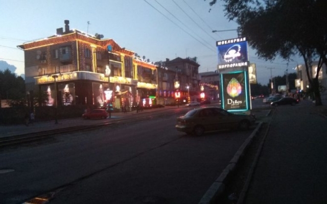 Запорожье заполонила нелегальная реклама Запорожье заполонила нелегальная реклама