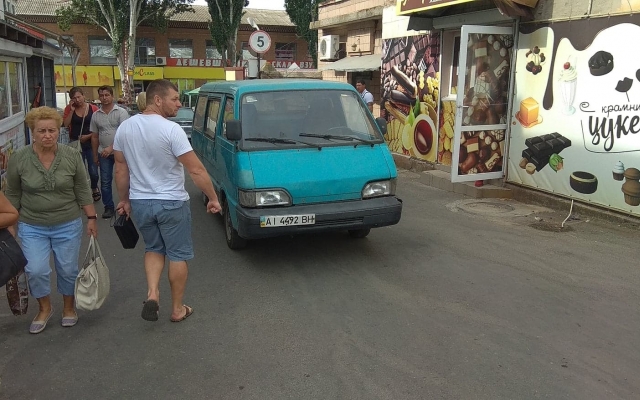 На Центральном рынке в Запорожье заблокирован вход (ФОТО, ВИДЕО) Фото № 2 На Центральном рынке в Запорожье заблокирован вход (ФОТО, ВИДЕО) Фото № 2
