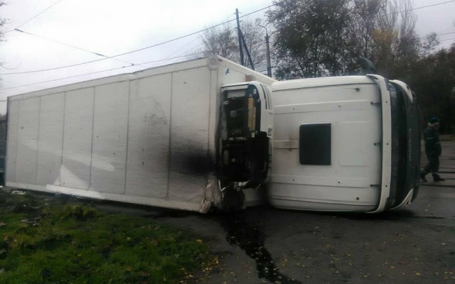Появились подробности ДТП, в котором фура Появились подробности ДТП, в котором фура