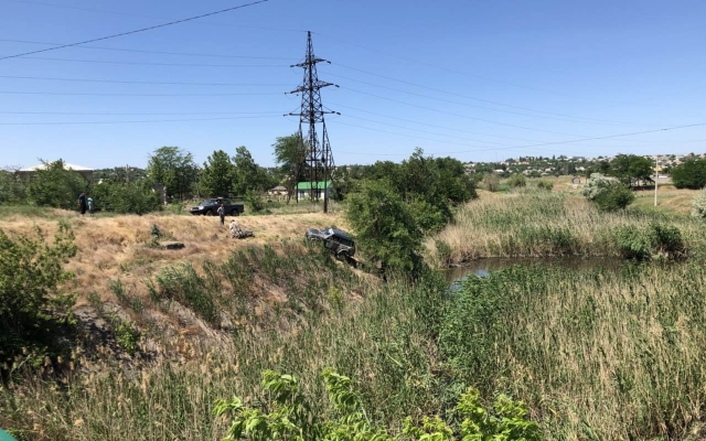 Под Запорожьем участника гонки доставали из обрыва (ФОТО) Фото № 1 Под Запорожьем участника гонки доставали из обрыва (ФОТО) Фото № 1