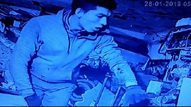 Запорожец просит опознать вора (ВИДЕО) Фото № 0 Запорожец просит опознать вора (ВИДЕО) Фото № 0