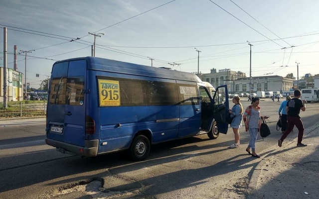 В Запорожье на ходу развалилась маршрутка (ФОТО) Фото № 0 В Запорожье на ходу развалилась маршрутка (ФОТО) Фото № 0