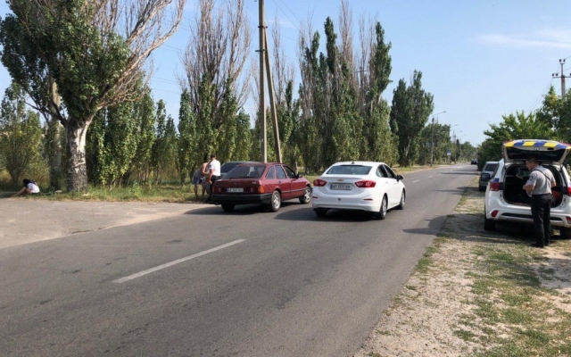 На запорожском курорте авто протаранило столб (ФОТО) Фото № 1 На запорожском курорте авто протаранило столб (ФОТО) Фото № 1