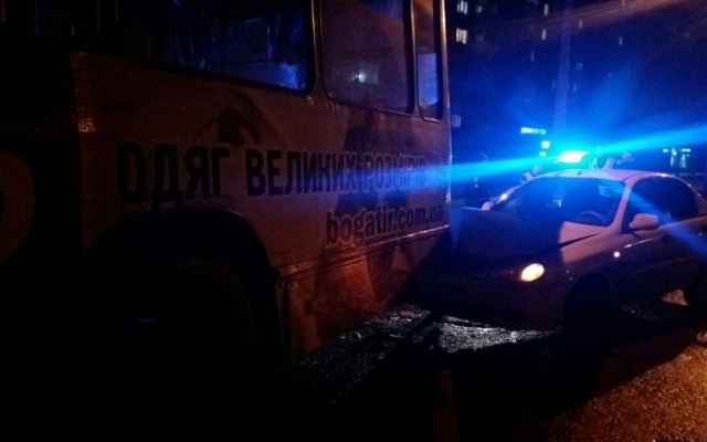 ДТП в Запопожье: Троллейбус совершил наезд на легковушку (ФОТО) Фото № 0 ДТП в Запопожье: Троллейбус совершил наезд на легковушку (ФОТО) Фото № 0