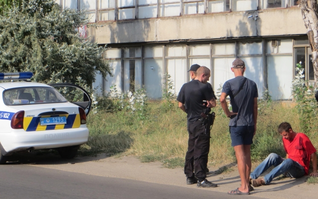 В Запорожской области мужчина потерял сознание прямо на проезжей части дороги Фото № 0 В Запорожской области мужчина потерял сознание прямо на проезжей части дороги Фото № 0