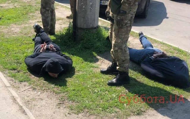 В Запорожье задержали банду вымогателей (ФОТО) Фото № 2 В Запорожье задержали банду вымогателей (ФОТО) Фото № 2
