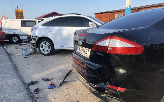 Жуткая авария: На Бердянской косе автомобиль Жуткая авария: На Бердянской косе автомобиль
