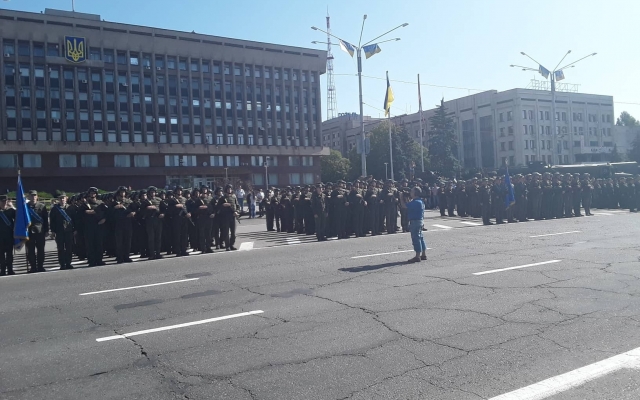 На главной площади собрались полтысячи военных (ФОТО) Фото № 0 На главной площади собрались полтысячи военных (ФОТО) Фото № 0