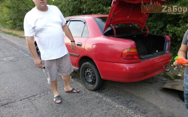Под Запорожьем четыре автомобиля получили повреждения из-за разбросанных запчастей (ФОТО, ВИДЕО) Фото № 4 Под Запорожьем четыре автомобиля получили повреждения из-за разбросанных запчастей (ФОТО, ВИДЕО) Фото № 4