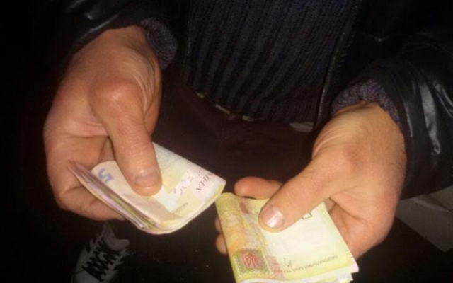 Женщину обокрали на вечере встречи выпускников в Запорожье Фото № 1 Женщину обокрали на вечере встречи выпускников в Запорожье Фото № 1