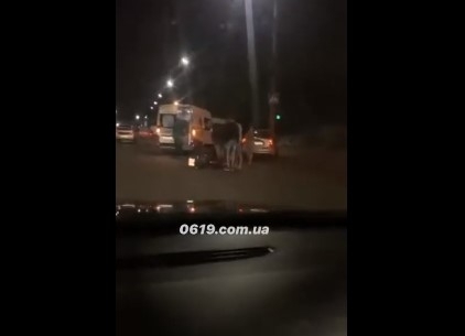 Под колеса машины попал мотоциклист (ВИДЕО) Фото № 0 Под колеса машины попал мотоциклист (ВИДЕО) Фото № 0