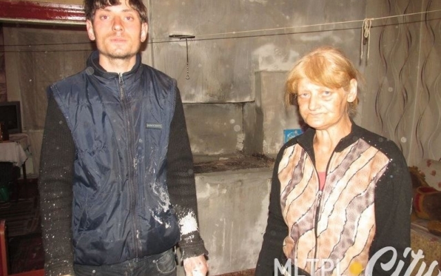 В Запорожской области семья, в которой ребенок питался сырой картошкой, показала свой дом (ФОТО, ВИДЕО) Фото № 0 В Запорожской области семья, в которой ребенок питался сырой картошкой, показала свой дом (ФОТО, ВИДЕО) Фото № 0