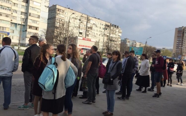 ЧП в Хортицком районе: Запорожцы не могут добраться в город (ФОТО) Фото № 3 ЧП в Хортицком районе: Запорожцы не могут добраться в город (ФОТО) Фото № 3