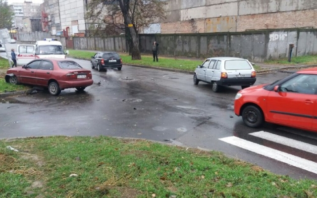 В Александровском районе столкнулись два легковых авто (ФОТО) Фото № 2 В Александровском районе столкнулись два легковых авто (ФОТО) Фото № 2