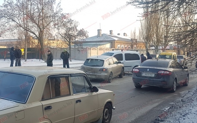 В сети появилось видео лобового столкновения В сети появилось видео лобового столкновения