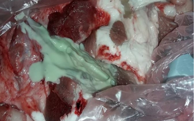 Запорожанка купила в магазине мясо, из которого вытек гной (ФОТО) Фото № 0 Запорожанка купила в магазине мясо, из которого вытек гной (ФОТО) Фото № 0