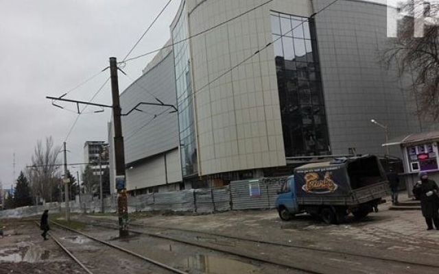 Фотофакт: Жители Запорожья ломают ноги прямо в центре города Фото № 4 Фотофакт: Жители Запорожья ломают ноги прямо в центре города Фото № 4