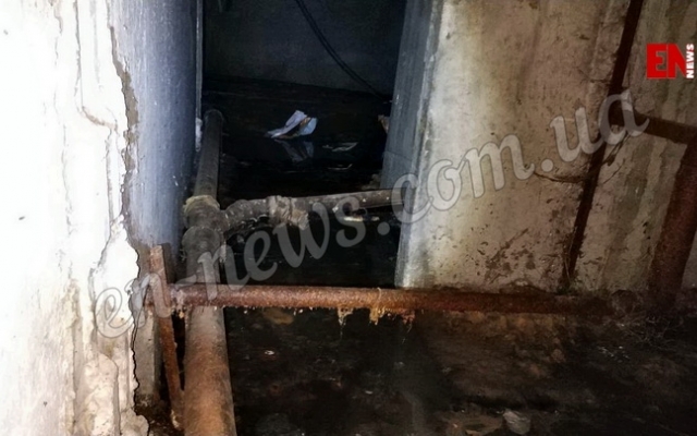 Под Запорожьем жилой дом плавает в фекалиях (ФОТО) Фото № 0 Под Запорожьем жилой дом плавает в фекалиях (ФОТО) Фото № 0