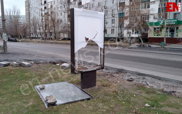 Шквальный ветер под Запорожьем снес билборд (ФОТО) Фото № 3 Шквальный ветер под Запорожьем снес билборд (ФОТО) Фото № 3