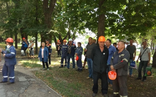 В Запорожье около здания В Запорожье около здания