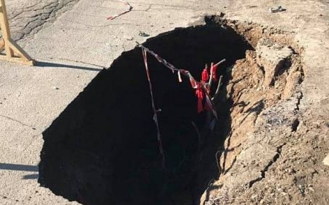 В Бердянске снова обвал коллектора (ФОТО, ВИДЕО) Фото № 1 В Бердянске снова обвал коллектора (ФОТО, ВИДЕО) Фото № 1