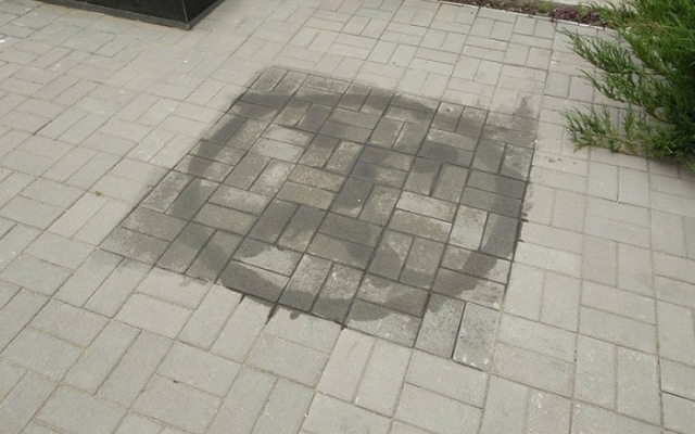 В Запорожской области вандалы орудовали возле памятника героям (ФОТО) Фото № 0 В Запорожской области вандалы орудовали возле памятника героям (ФОТО) Фото № 0