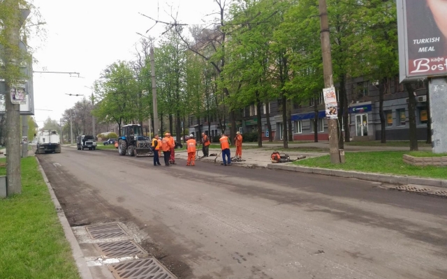 В центре Запорожья перекрыта дорога (ФОТО) Фото № 1 В центре Запорожья перекрыта дорога (ФОТО) Фото № 1