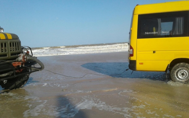 В Кирилловке застряли более десятка легковушек и автобус (ФОТО) Фото № 2 В Кирилловке застряли более десятка легковушек и автобус (ФОТО) Фото № 2