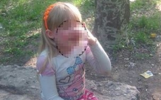 Маленькую девочку родная мать оставила бомжам Фото № 0 Маленькую девочку родная мать оставила бомжам Фото № 0