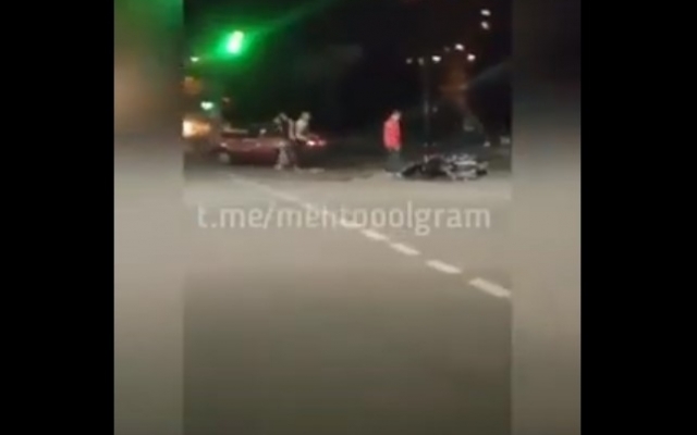 В Мелитополе серьезное ДТП: Столкнулись мотоцикл и легковушка (ВИДЕО) Фото № 0 В Мелитополе серьезное ДТП: Столкнулись мотоцикл и легковушка (ВИДЕО) Фото № 0