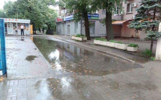 Запорожье вновь накрыло ливнем (ФОТО-ВИДЕО) Фото № 2 Запорожье вновь накрыло ливнем (ФОТО-ВИДЕО) Фото № 2