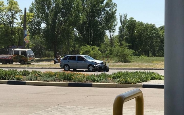 На Мелитопольском шоссе сбили женщину на мотоцикле (ФОТО) Фото № 2 На Мелитопольском шоссе сбили женщину на мотоцикле (ФОТО) Фото № 2