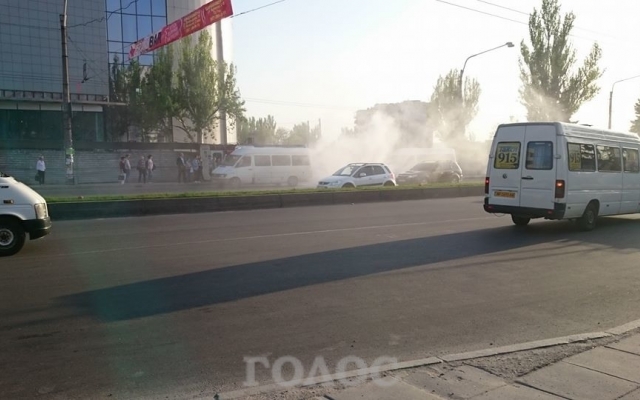 Фото: в центре Запорожья горела маршрутка Фото № 0 Фото: в центре Запорожья горела маршрутка Фото № 0