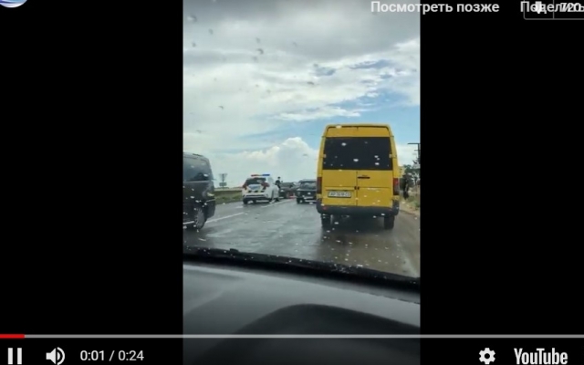На повороте на запорожский курорт ДТП и пробка (ФОТО, ВИДЕО) Фото № 2 На повороте на запорожский курорт ДТП и пробка (ФОТО, ВИДЕО) Фото № 2