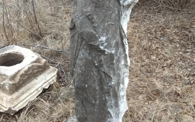 В Запорожской области планируют возобновить старинный семейный склеп Фото № 2 В Запорожской области планируют возобновить старинный семейный склеп Фото № 2