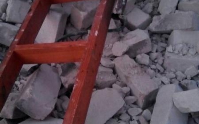 В центре Запорожья гараж едва не убил мужчину и ребенка (ФОТО) Фото № 1 В центре Запорожья гараж едва не убил мужчину и ребенка (ФОТО) Фото № 1