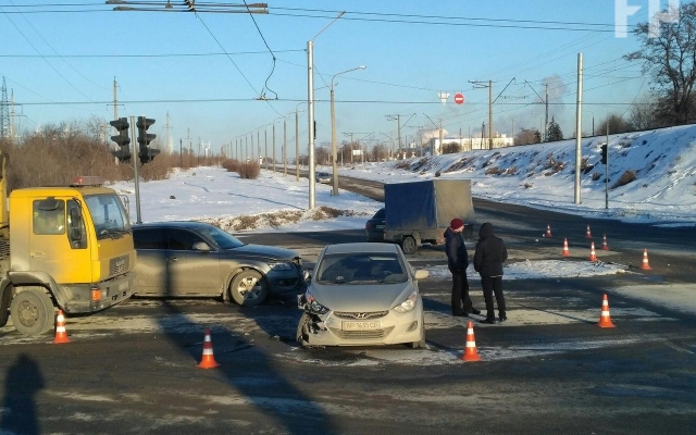 В Запорожье остановились троллейбусы Фото № 2 В Запорожье остановились троллейбусы Фото № 2