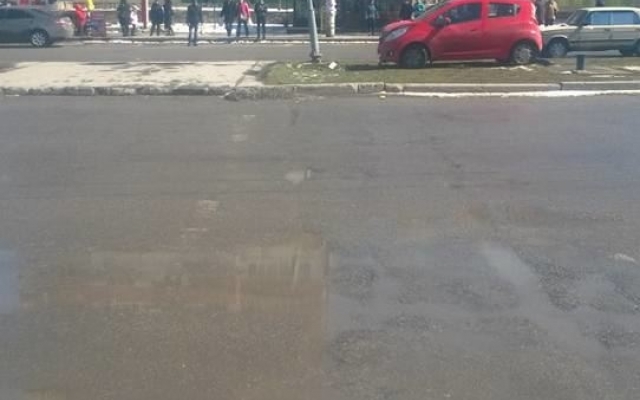 На Песках девушка устроила ДТП и сбежала (ФОТО) Фото № 0 На Песках девушка устроила ДТП и сбежала (ФОТО) Фото № 0