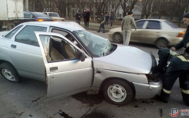 В Запорожье произошло массовое ДТП: Людей вырезали из авто (ФОТО) Фото № 10 В Запорожье произошло массовое ДТП: Людей вырезали из авто (ФОТО) Фото № 10