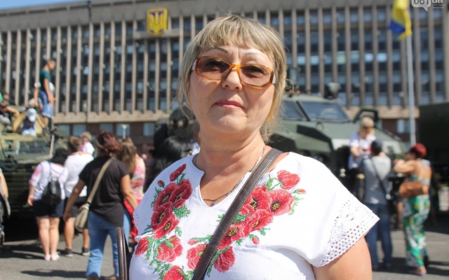В сети опубликовали яркие фотоснимки известных запорожцев в вышиванках Фото № 23 В сети опубликовали яркие фотоснимки известных запорожцев в вышиванках Фото № 23