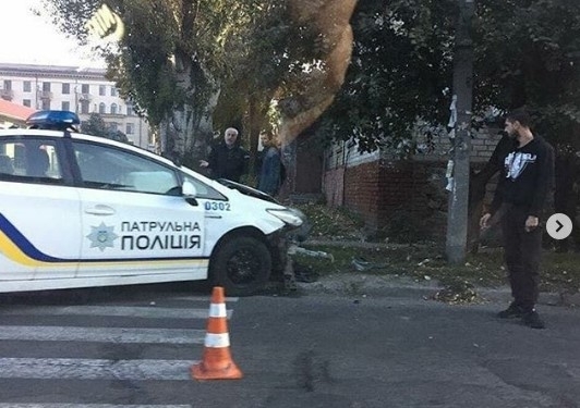 Машина патрульной полиции Запорожья попала в ДТП (ФОТО) Фото № 1 Машина патрульной полиции Запорожья попала в ДТП (ФОТО) Фото № 1