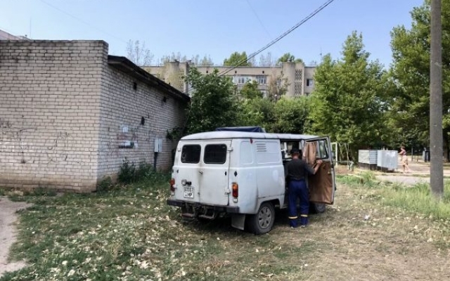 В Бердянске ЧП: Электриков ударило током, за жизнь одного работника борются медики (ФОТО) Фото № 0 В Бердянске ЧП: Электриков ударило током, за жизнь одного работника борются медики (ФОТО) Фото № 0