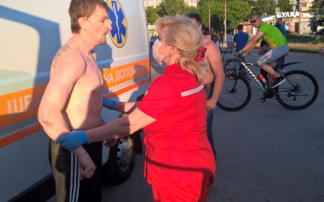 На Бабурке напали на врачей На Бабурке напали на врачей