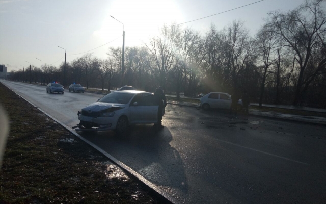 ДТП в Запорожье: Дорогу не поделили ДТП в Запорожье: Дорогу не поделили