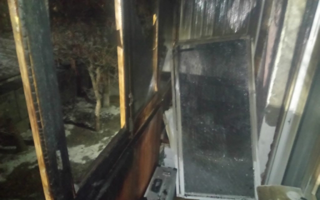 В новогоднюю ночь сгорела квартира в Александровском районе (ФОТО) Фото № 1 В новогоднюю ночь сгорела квартира в Александровском районе (ФОТО) Фото № 1