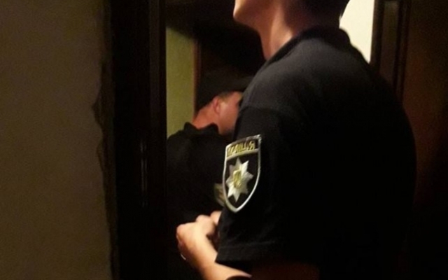 В Запорожье с 7 этажа многоэтажки выбросили собаку (ФОТО) Фото № 2 В Запорожье с 7 этажа многоэтажки выбросили собаку (ФОТО) Фото № 2