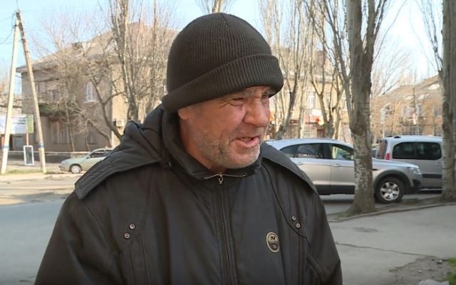 Бердянский бездомный ведет собственный канал на Ютубе (ВИДЕО) Фото № 0 Бердянский бездомный ведет собственный канал на Ютубе (ВИДЕО) Фото № 0